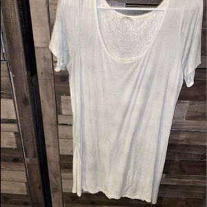 POL Medium Distressed Split Hem T-shirt